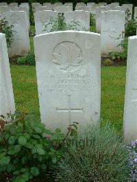 Etaples Military Cemetery - Feltus, R C